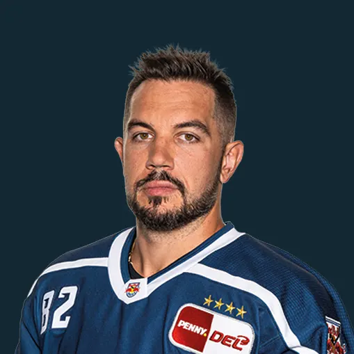 Christopher DeSousa im Heimtrikot der Red Bulls München — Club-Porträt 2026/27