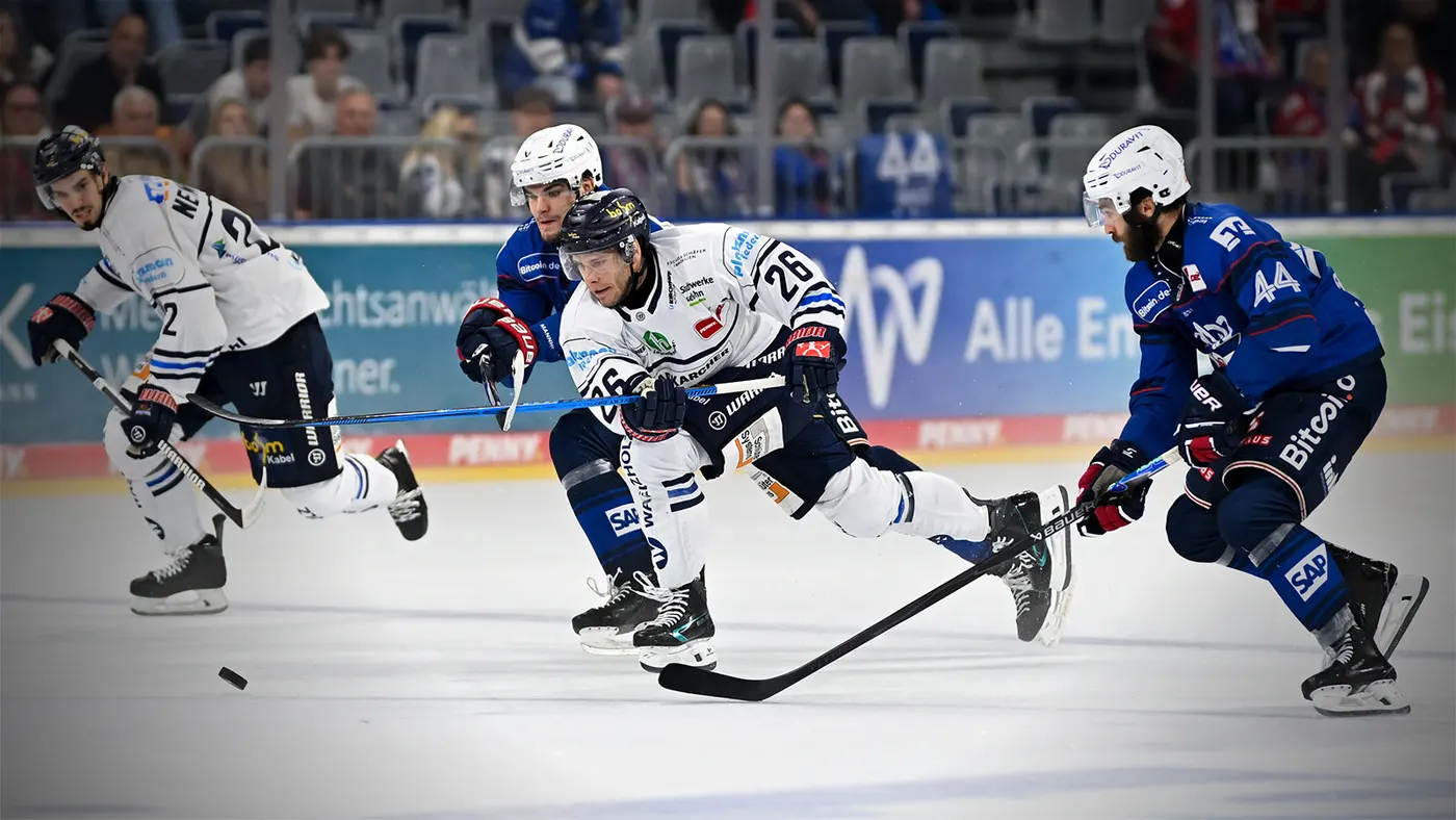 Adler Mannheim gegen die Iserlohn Roosters in der SAP Arena