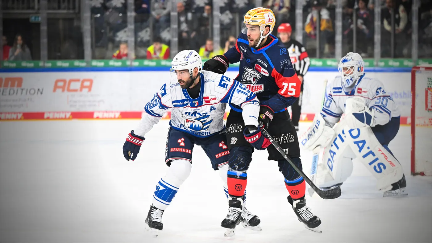 Adler Mannheim beim 5:3 in Nürnberg gegen die Ice Tigers