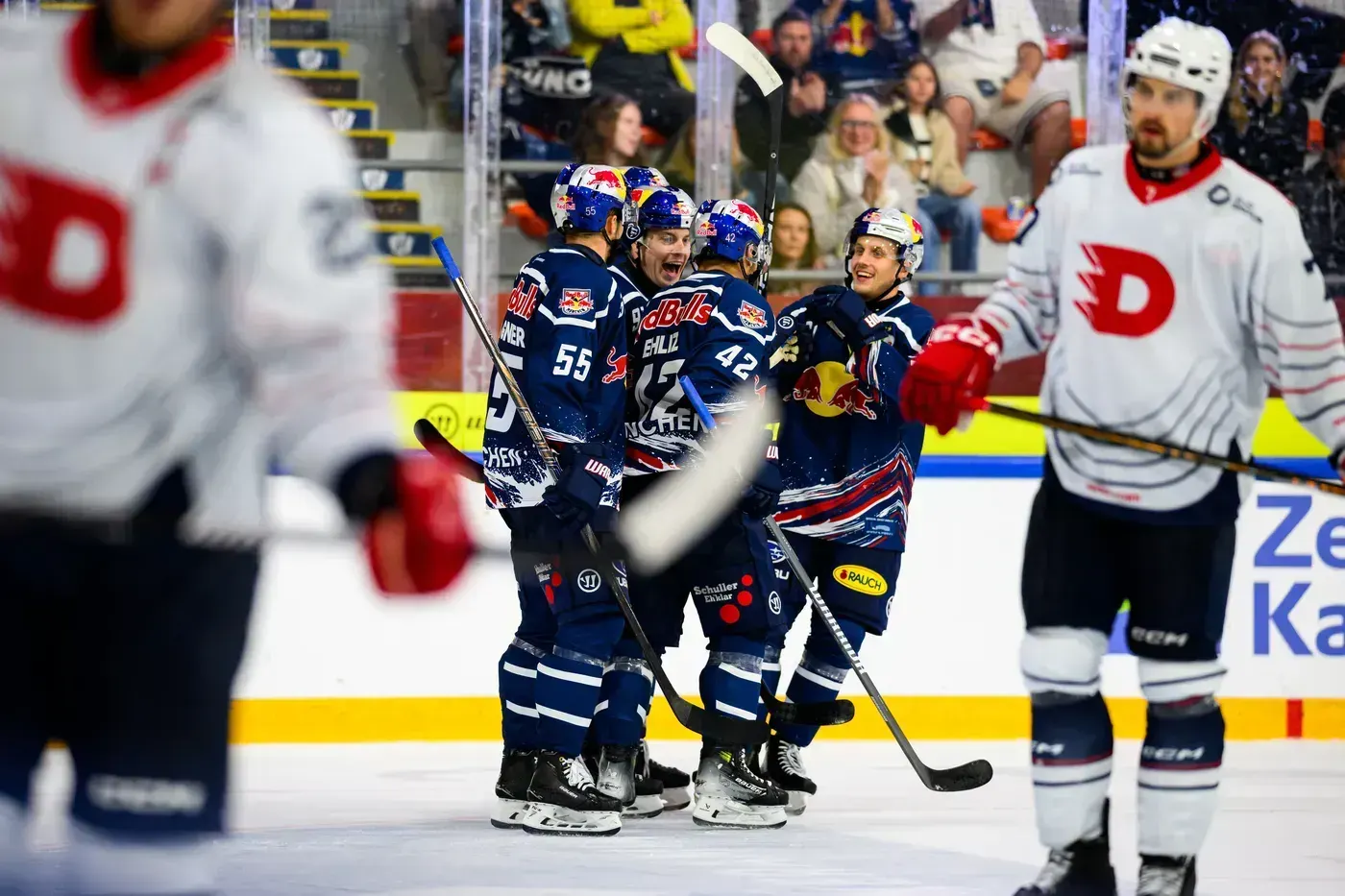 Red Bulls Salute: EHC Red Bull München gewinnt gegen HC Dynamo Pardubice