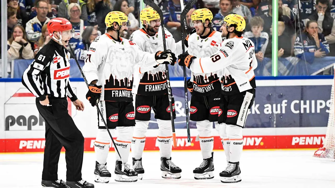 Löwen Frankfurt beim 5:0-Auswärtssieg zum DEL-Auftakt bei den Schwenninger Wild Wings